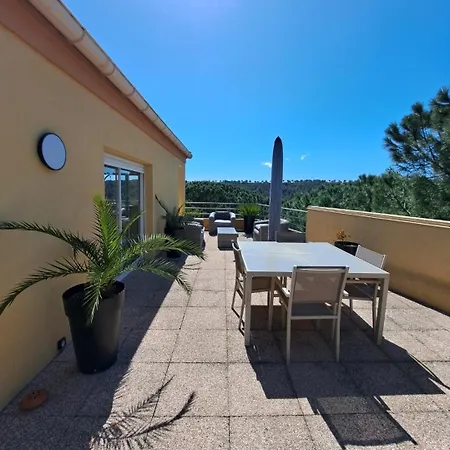 Meuble 2 Avec Piscine Sur Golf De Vacquerolles アパート