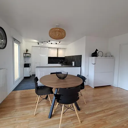 Meuble 2 Avec Piscine Sur Golf De Vacquerolles *