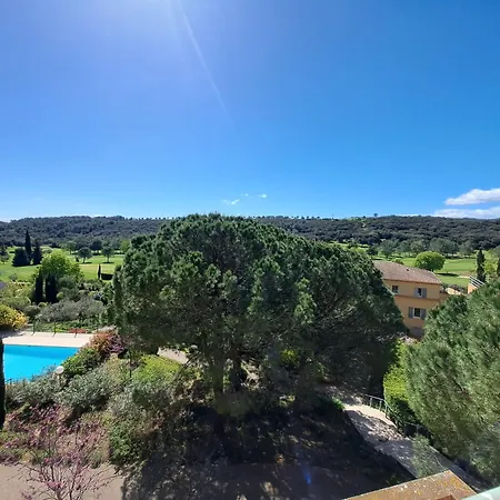 Meuble 2 Avec Piscine Sur Golf De Vacquerolles *