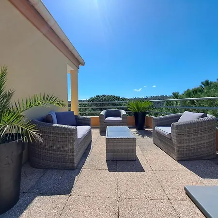 Meuble 2 Avec Piscine Sur Golf De Vacquerolles *
